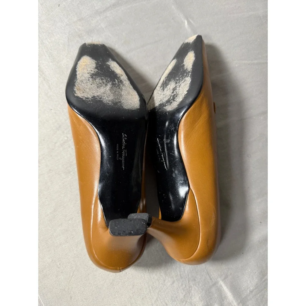 Salvatore Ferragamo Tan Leather Square Toe Kitten Heel Pumps DS 61338 Size 6B